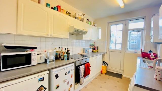 2 bed property in Elm Court, Finchley